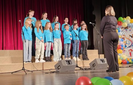 “Crescere col canto nel cuore”: un successo di voci ed emozioni a Umago