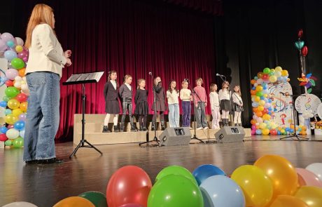 “Crescere col canto nel cuore”: un successo di voci ed emozioni a Umago