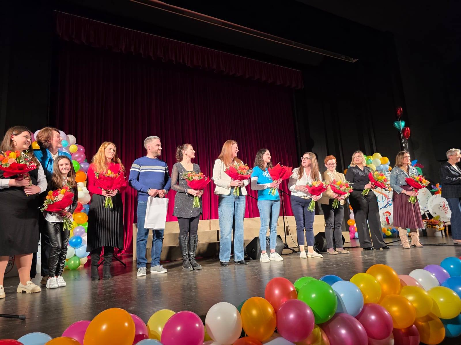 “Crescere col canto nel cuore”: un successo di voci ed emozioni a Umago