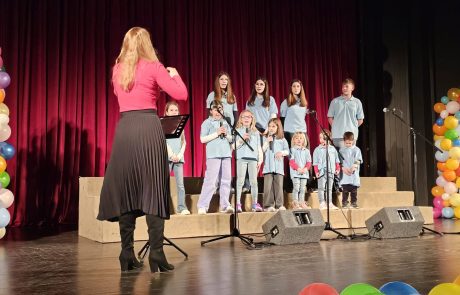 “Crescere col canto nel cuore”: un successo di voci ed emozioni a Umago