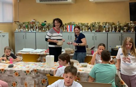 Primo laboratorio di cucina dell’anno – Preparazione degli hamburger Primo laboratorio di cucina dell’anno – Preparazione degli hamburger