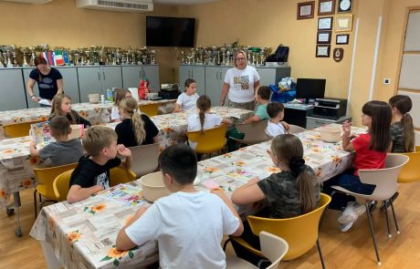 Primo laboratorio di cucina dell’anno – Preparazione degli hamburger Primo laboratorio di cucina dell’anno – Preparazione degli hamburger